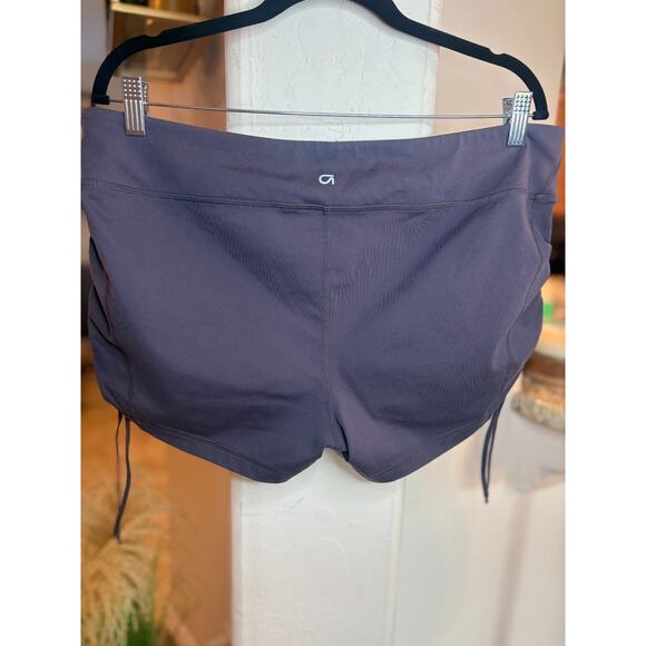 GAPFit The Shorts Ruched Side Hottie Gray Shorts Size XL 10-14 - Picture 3 of 3
